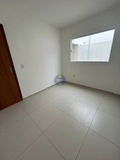 CASA PRIVÊ COM 60M², EM RUA CALÇADA EM PAU AMARELO!