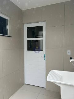 CASA PRIVÊ COM 60M², EM RUA CALÇADA EM PAU AMARELO!