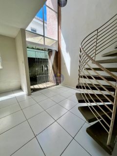 TRIPLEX COM 3 QTOS, ROOFTOP INDIVIDUAL E ÓTIMA LOCALIZAÇÃO NO JANGA!