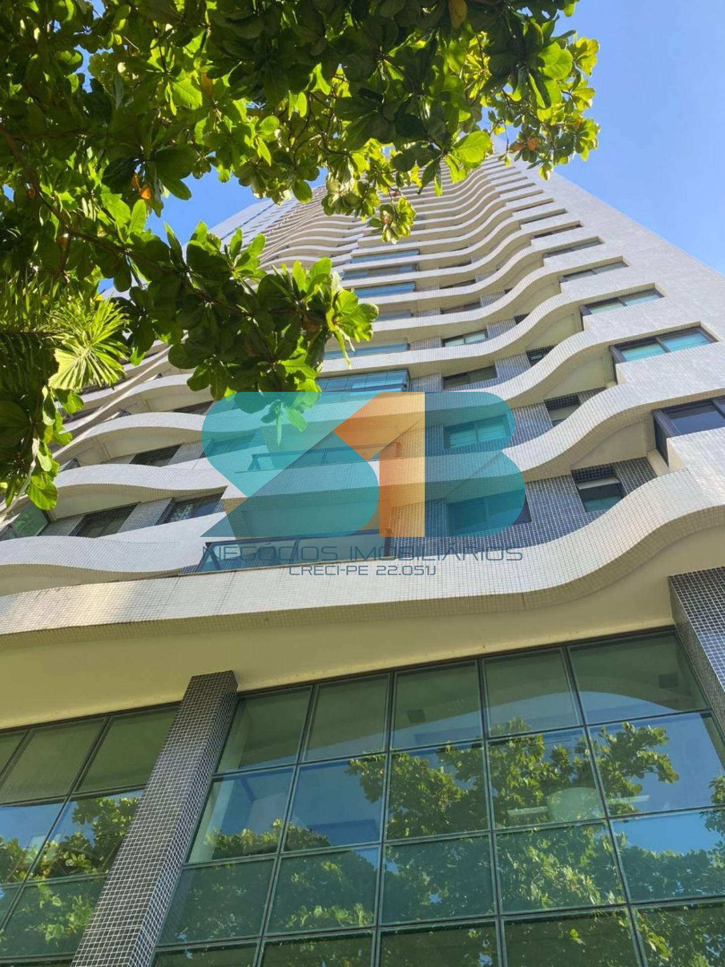 Apartamento Para Alugar com 2 quartos 1 suíte no bairro Boa Viagem em Recife