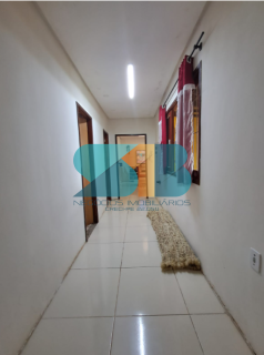 Excelente Casa em Aldeia com 03 quartos com piscina .