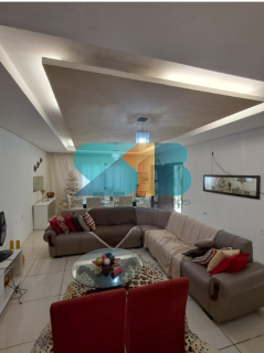 Excelente Casa em Aldeia com 03 quartos com piscina .