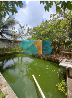 Excelente Casa em Aldeia com 03 quartos com piscina .