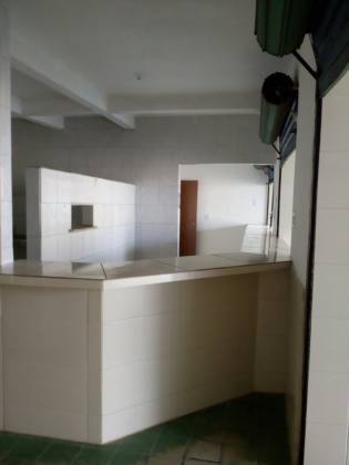 ALUGO PONTO COMERCIAL COM ESTRUTURA PRONTA PARA RESTAURANTE, LANCHONETE, BAR OU HAMBURGUERIA.