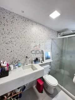 MORE À PASSOS DA PRAIA NUM QG COM EXCELENTE ÁREA DE LAZER