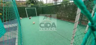 MORE À PASSOS DA PRAIA NUM QG COM EXCELENTE ÁREA DE LAZER