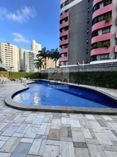 MORE À PASSOS DA PRAIA NUM QG COM EXCELENTE ÁREA DE LAZER