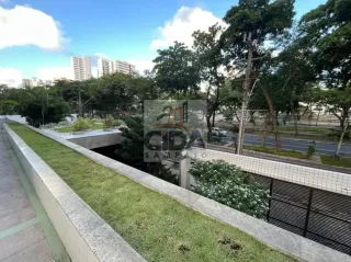 AMPLO APARTAMENTO COM LINDA VISTA DEFINIDA DO MAR, NASCENTE