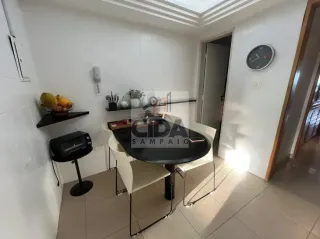 AMPLO APARTAMENTO COM LINDA VISTA DEFINIDA DO MAR, NASCENTE