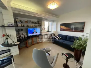 AMPLO APARTAMENTO COM LINDA VISTA DEFINIDA DO MAR, NASCENTE