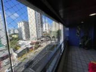 ESPAÇO E CONFORTO DEFINEM ESSE APARTAMENTO - COM LAZER