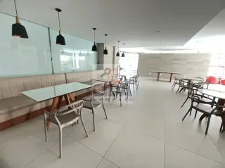 A POUCOS METROS DO MAR - AMPLO APARTAMENTO COM LAZER E 2VGS