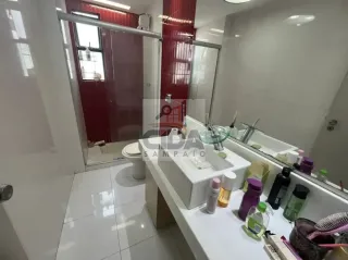 A POUCOS METROS DO MAR - AMPLO APARTAMENTO COM LAZER E 2VGS