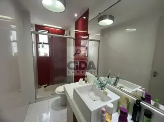 A POUCOS METROS DO MAR - AMPLO APARTAMENTO COM LAZER E 2VGS