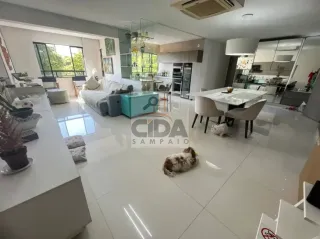 A POUCOS METROS DO MAR - AMPLO APARTAMENTO COM LAZER E 2VGS