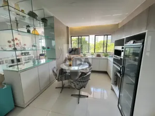 A POUCOS METROS DO MAR - AMPLO APARTAMENTO COM LAZER E 2VGS