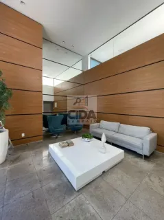 EXCELENTE 4 QUARTOS COM 2 SUÍTES COM PORTEIRA FECHADA