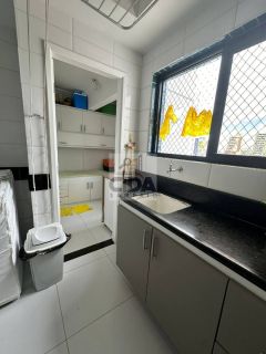 Imóvel para venda possui 150 metros quadrados com 4 quartos em Boa Viagem - Recife - PE.