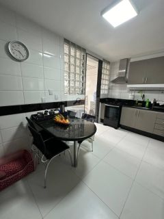 Imóvel para venda possui 150 metros quadrados com 4 quartos em Boa Viagem - Recife - PE.