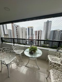 Imóvel para venda possui 150 metros quadrados com 4 quartos em Boa Viagem - Recife - PE.