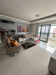 Imóvel para venda possui 150 metros quadrados com 4 quartos em Boa Viagem - Recife - PE.