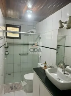 ESPAÇO E CONFORTO DEFINEM ESSA BELÍSSIMA E ESPAÇOSA CASA