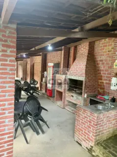 ESPAÇO E CONFORTO DEFINEM ESSA BELÍSSIMA E ESPAÇOSA CASA