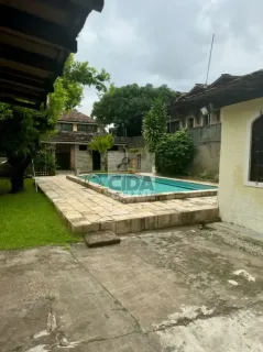 ESPAÇO E CONFORTO DEFINEM ESSA BELÍSSIMA E ESPAÇOSA CASA