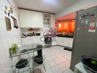 Seu Novo Lar, Cheio de Espaço, Conforto e Localização Privilegiada!