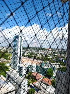 EXCELENTE 4 QUARTOS COM 3 SUÍTES  COM 3 VAGAS PRÓXIMO À PRAIA