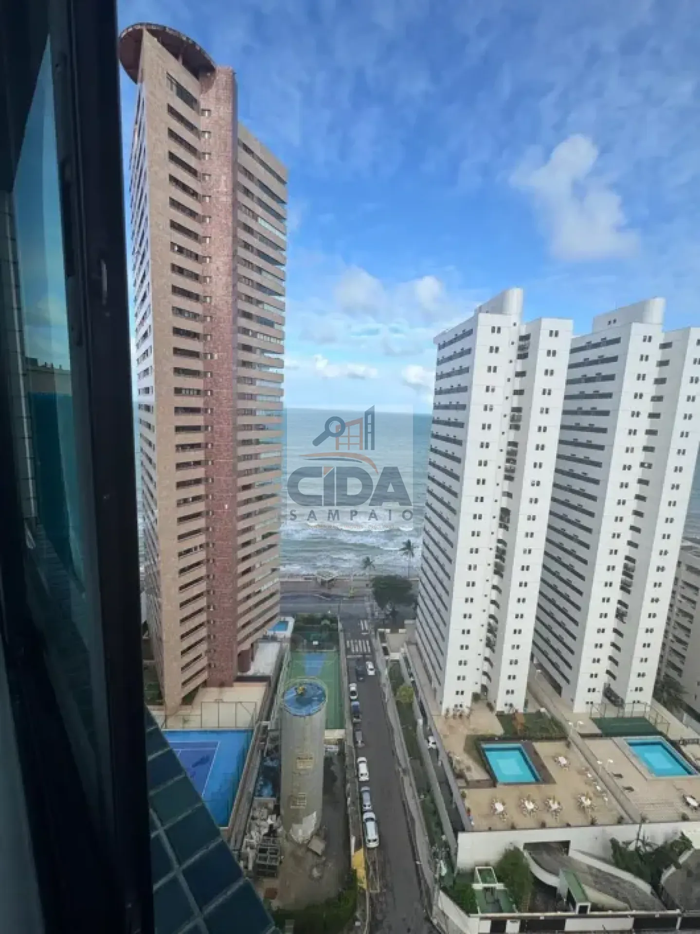 DESFRUTE DA LINDA VISTA QUE ESSE APARTAMENTO LHE OFERECE !
