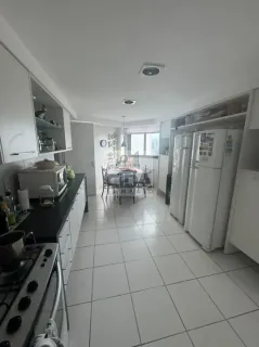 DESFRUTE DA LINDA VISTA QUE ESSE APARTAMENTO LHE OFERECE !