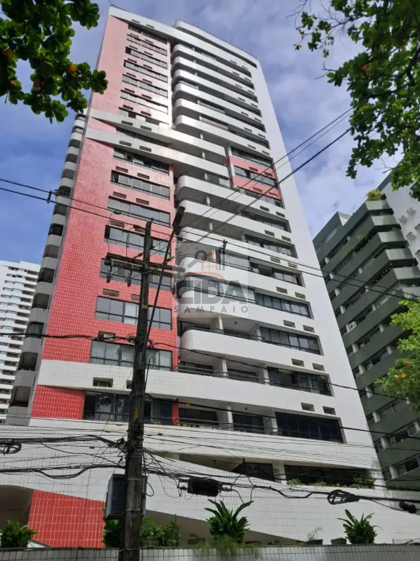 EXCELENTE LOCALIZAÇÃO PRÓX. COLÉGIOS - LAZER E 2 VAGAS SOLTAS