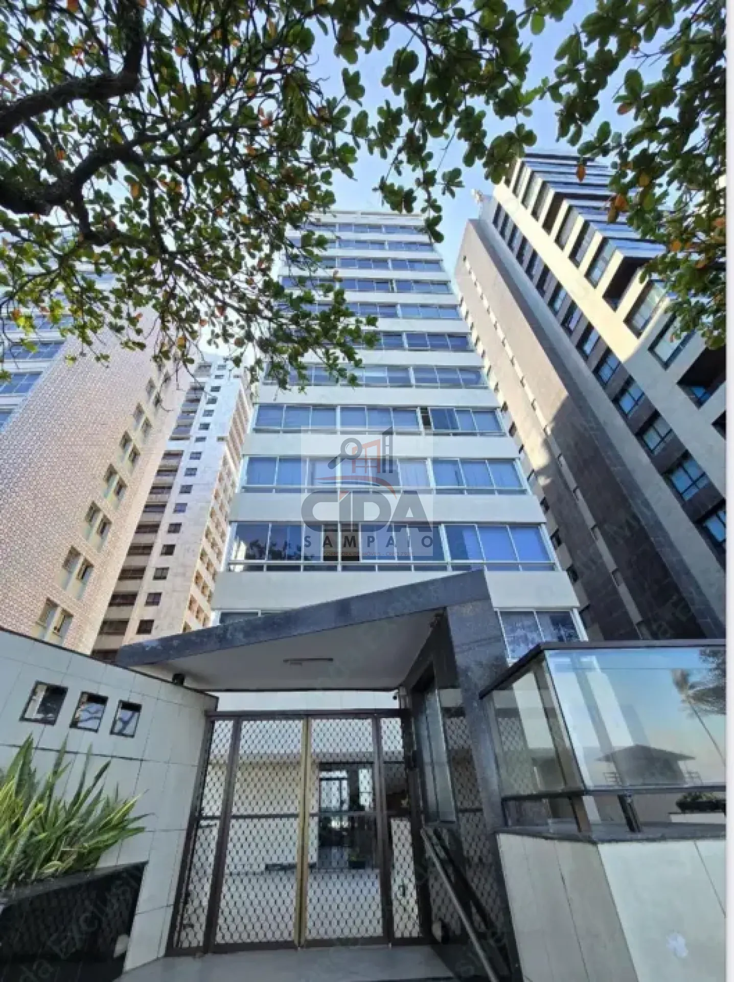 AMPLA COBERTURA DUPLEX NA AVENIDA BOA VIAGEM - 3 VAGAS