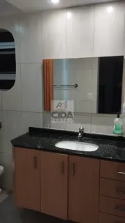 MORE PERTINHO DA PRAIA EM UM APLO APARTAMENTO NASCENTE
