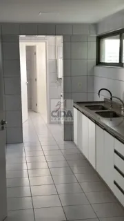 LOCALIZADO NA AVENIDA BOA VIAGEM, 1 POR ANDAR