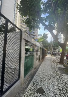 COM LINDA VISTA DO MAR ESTE AMPLO APARTAMNTO ESPERA POR VOCÊ