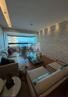 COM LINDA VISTA DO MAR ESTE AMPLO APARTAMNTO ESPERA POR VOCÊ