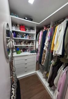 COM LINDA VISTA DO MAR ESTE AMPLO APARTAMNTO ESPERA POR VOCÊ