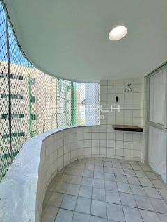 Apartamento beira mar disponível para aluguel.