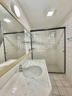 Apartamento beira mar disponível para aluguel.
