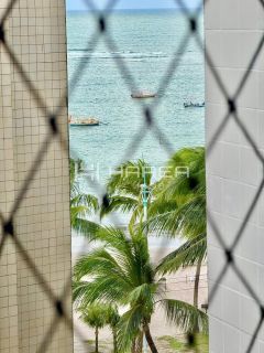 Apartamento beira mar disponível para aluguel.