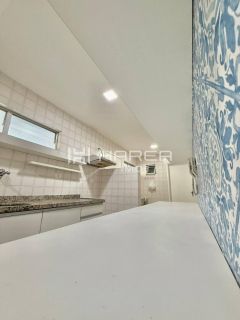 Apartamento beira mar disponível para aluguel.