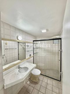 Apartamento beira mar disponível para aluguel.