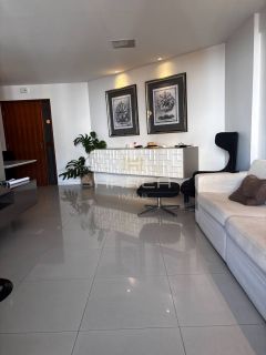 04 quartos sendo 03 Suítes + 01 reversível - Ponta Verde - 145 m2 andar alto