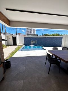 CASA ALTO PADRÃO  I 5 suítes  I  Cond. Fechado  I  Antares