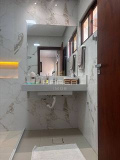 CASA ALTO PADRÃO  I 5 suítes  I  Cond. Fechado  I  Antares