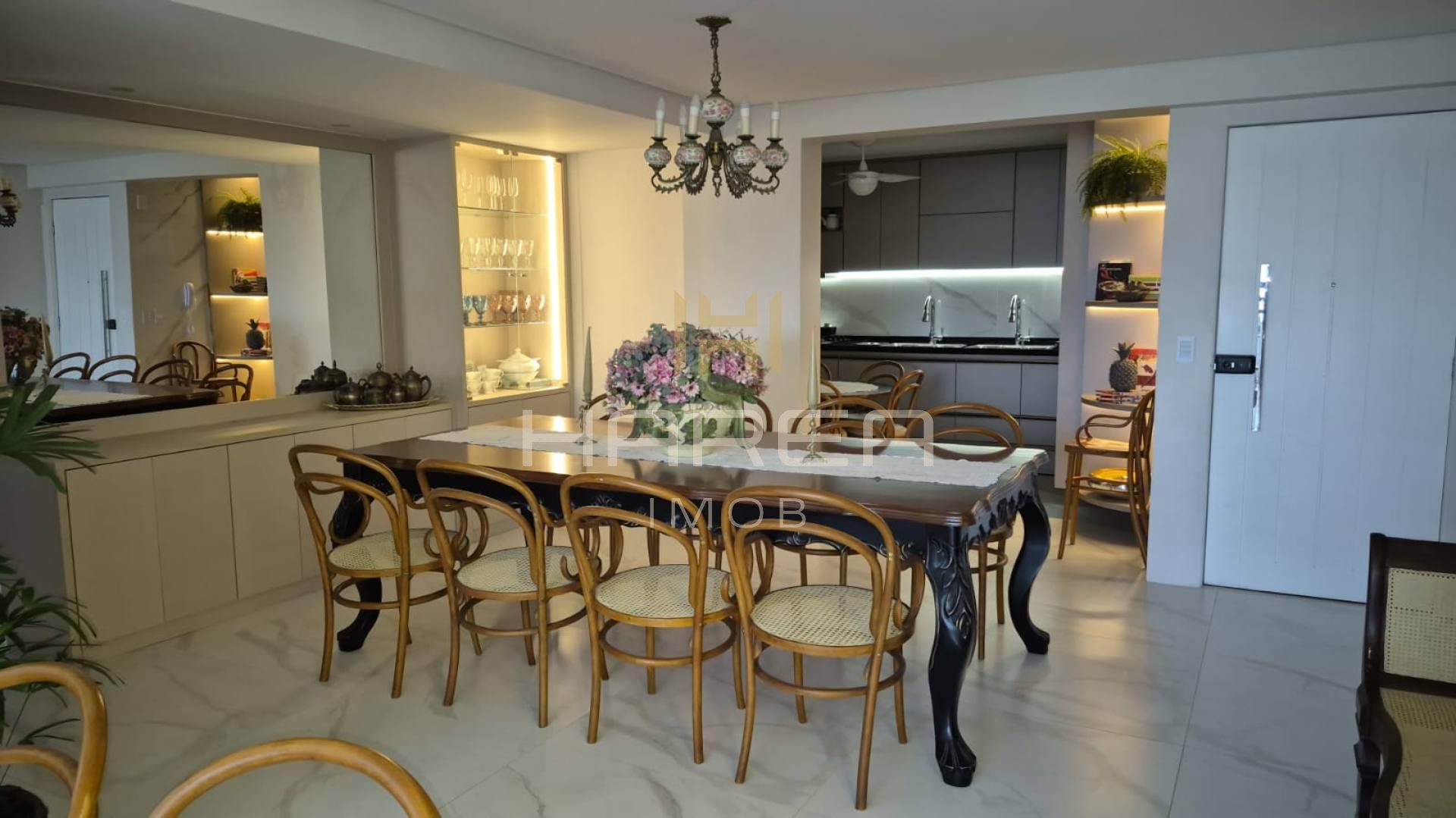 Apartamento 3 suítes de 148m²  -  Lazer Completo  -  Ponta Verde