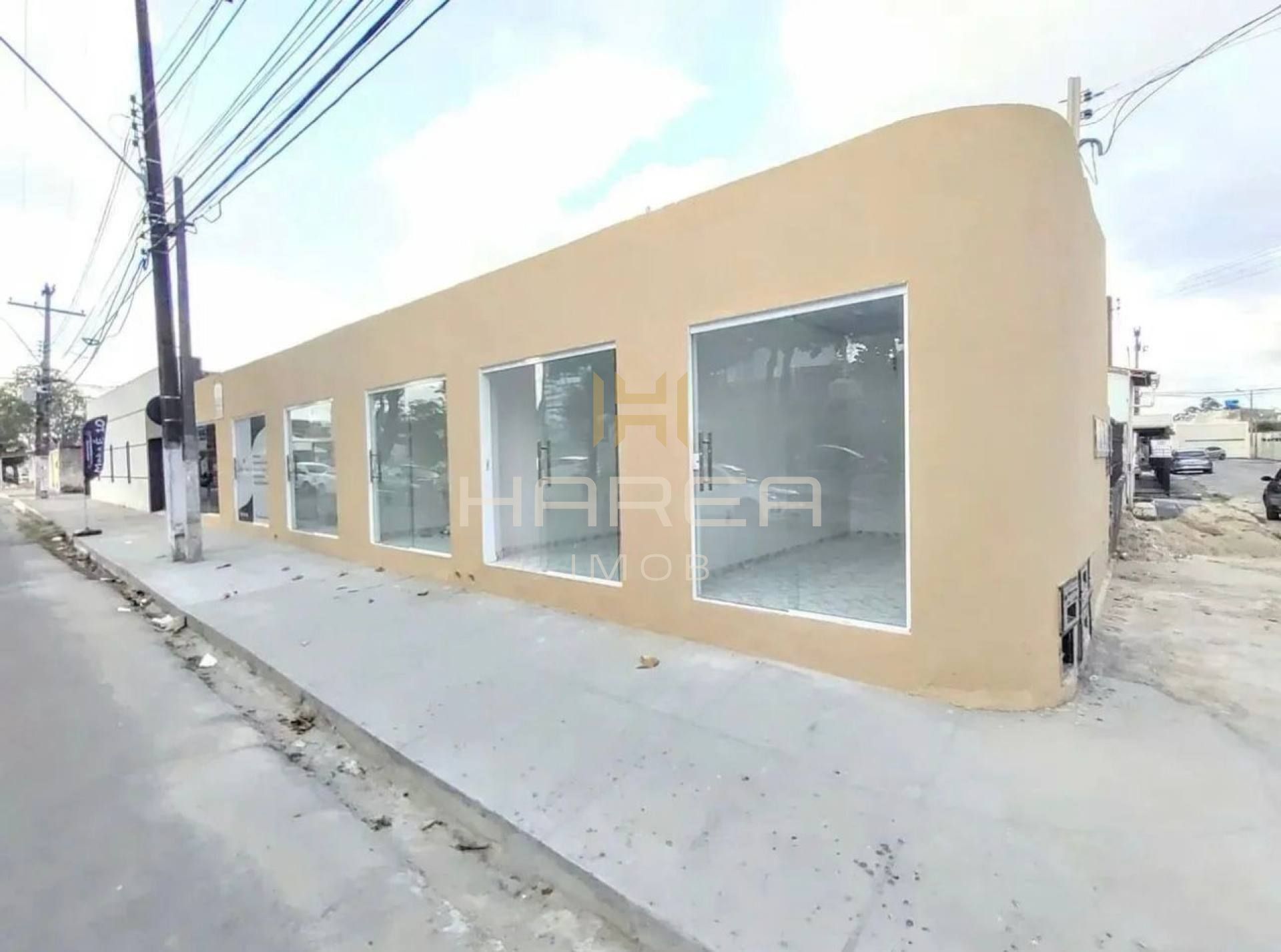 Vendo Galeria com 6 Lojas + uma casa com 3 quartos localizada na Gruta de Lourdes