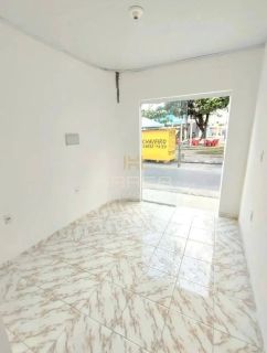 Vendo Galeria com 6 Lojas + uma casa com 3 quartos localizada na Gruta de Lourdes